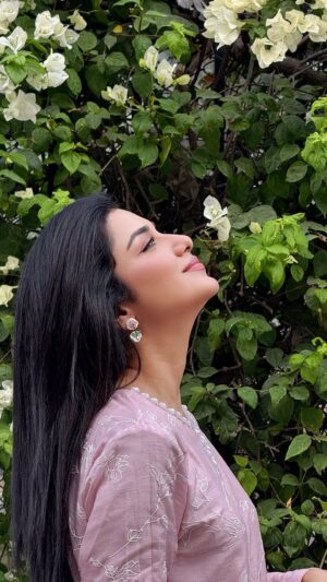 Syeda Tuba Anwar Instagram - عید مبارک💖

#tubaanwar