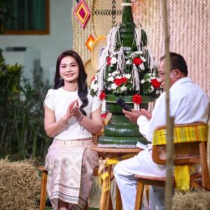 Tai Orathai Instagram - #พาแลงดอกหญ้าปี12 ยังคงอบอวลไปด้วยมวลความรักและคำอวยพรที่เป็นศิริมงคล จากทุกๆคน ปีนี้พิเศษขึ้นมาอีกเพราะมีคุณแม่มาผูกแขนในพิธีบายศรีสู่ขวัญให้ (เนื่องในวันคล้ายวันเกิดล่วงหน้า 27 มี.ค.ที่จะถึงนี้ ) 
ต่ายเชื่อในทุกสิ่งที่เกิดขึ้นจากการลงมือทำ แต่พรก็จะช่วยหนุนนำให้สำเร็จได้อย่างอุ่นใจ และเชื่อในพลังที่ทุกคนส่งมาให้นะคะ
ปีหน้ามาหากันใหม่เด้อค่ะ พาแลงดอกหญ้าปี13 ( วันไหนดีคะ🤭)

#พาแลงดอกหญ้าปี12 
#ต่ายอรทัย
#taiorathai