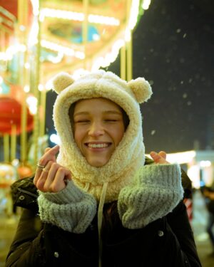 Taisiia-Oksana Shchuruk Instagram - завтра подарую вам подаруночки, а сьогодні просто люблю🫰🏻 

всім бажаю здоров’я, щастя та мирного неба🤍

…

bye, 2024, xoxo 🫶🏻 hi, 2025, welcome

…

📸 photo by @lera_gichko