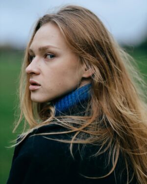 Taisiia-Oksana Shchuruk Instagram - друзі, поділіться, будь ласка, своїми культурними і творчими відкриттями за останній час🫂 

мені для роботи дуже потрібно дізнатися🤓🙏🏻 

(можливо тебе зачепив якийсь серіал, фільм, виставка або ж чиясь творчість в соцмережах?🫶🏻)

photo: @tomash.ph