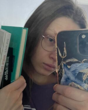 Taisiia-Oksana Shchuruk Instagram - Вчора провела перший інтенсив, і це було неймовірно! Ваші відгуки про заняття на третій фото, а нотатки щодо нього вже на каналі! 
Всі, хто написали мені про індивідуальні заняття — скоро це стане можливим в цікавому форматі🔥

#інтенсив #акторськамайстерність