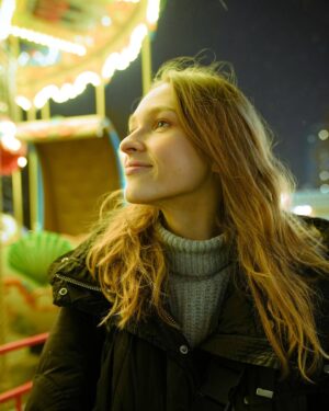 Taisiia-Oksana Shchuruk Instagram - завтра подарую вам подаруночки, а сьогодні просто люблю🫰🏻 

всім бажаю здоров’я, щастя та мирного неба🤍

…

bye, 2024, xoxo 🫶🏻 hi, 2025, welcome

…

📸 photo by @lera_gichko