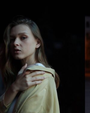 Taisiia-Oksana Shchuruk Instagram - лежачи на своїх думках вовтузилась 
чому це повинні бачити 
чому герої моїх словосполучень заходити мають на території чужих екранів 
не збиратиму рими крихти віником
як потрібно буде самі зійдуться до купи 
хочеться аби це сталося вчора 
коли думки були ще актуальні 
будуть завтра виблискувати на екрані десь 
а я буду ловити той блиск очима 

🎡✨

#text by me
#photo by @lera_gichko 
#music by @slawny1