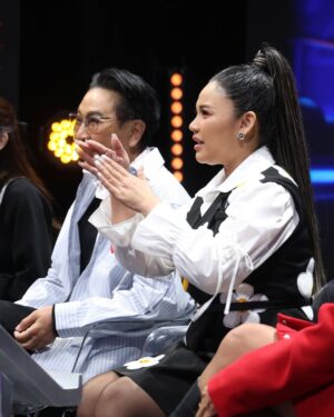 Takkatan Chonlada Instagram - ฉันเองยังขำไม่ไหว!!!! 🤣 #แฟนโง่ๆ 555   

#FACEOFFแฝดคนละฝา #ตั๊กแตนชลดา