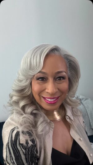 Tamara Tunie Instagram - I want to thank my friends and family for the OVERWHELMING OUTPOURING OF LOVE on my Birthday!! It was glorious, starting with cake and balloons at @beyondthegatescbs (Apparently, it was ANITA DUPREE’S birthday too!!😁) Followed by a lovely greeting on my airplane video screen from @delta on my way back to NYC, to have a fabulous cocktail and delicious dinner with my BFF, THE @kasi_lemmons!!

A beautiful birthday made extra special by all of the love from you all through texts, calls, emails, and Social Media!! 

Sending all that good energy back to each and every one of YOU! ❤️