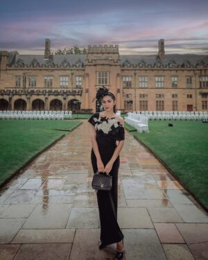 Tang Thanh Ha Instagram - Hôm qua đến đây mà mình cứ ngẩn ngơ ngắm nhìn mãi, đẹp quá - The University of Sydney

#SIXDOFASHIONSHOW

Photo: @tungstudio_weddings