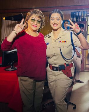 Tanisha Kuppanda Instagram - Ohhh myyy goddddd ❤️ finally finally ❤️ @malashreeramu maaam it’s my dream 😇 to work with you 😍 thank you for being this amazing person 😘 it’s been a pleasure working with you and I can never forget this precious moment in my life ❤️ much love ❤️