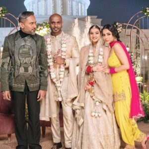 Tanu Rawat Instagram - Finally married😂🥺❤️
 #yoyo #honeysingh #shehnaazgill #giriaman #tanurawat33