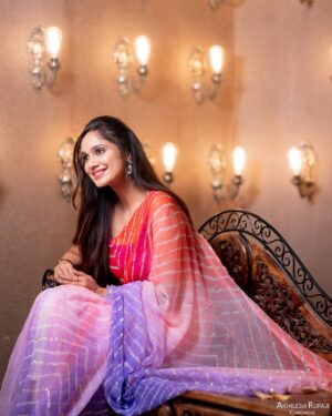 Tejaswini Gowda Instagram - 🕊️ 💜 

Outfit: @elegant_threads_by_salma 
MUA : @bridalmakeupbysujatha 
📸: @akhileshrupaji 
Location: @thefotogarage