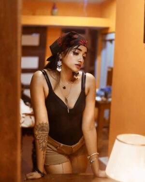 Thamizh Selvi Instagram - Hippie but cute 👾
PC: @athiban_krishna