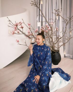 Thanh Hang Instagram - Rộn ràng những ngày Tết❤️ 
Năm nay mình trải nghiệm xuống Long Xuyên với món bánh xèo rau rừng và bánh khọt nước cốt dừa. Ngon lắm! Muốn thử thêm lẩu mắm mà quán chưa mở . Hẹn lần sau với nhiều món hay ho nè #thanhhang