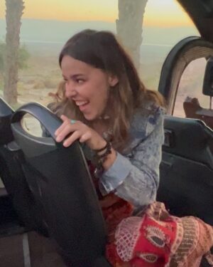 Thati Lopes Instagram - Bora pro cinema hoje ver VIVA A VIDA?
Trago esse momento Dublê.
Usamos pra poder dirigir o ônibus que Jessica “pega emprestado.” @vivaavidaofilme