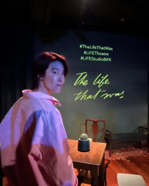 Thikamporn Ritta-apinan Instagram - #TheLifeThatWas ได้ทั้งข้อคิดที่มาพร้อมกับน้ำตา เข้าใจชีวิตไปอีกแบบ.. "เรื่องบางเรื่องควรค่าเก็บไว้สำหรับบางเวลา.." เป็นครั้งแรกได้ชมการแสดงแบบละเอียด ละเมียดละไมของนักแสดงคุณภาพแบบใกล้ๆ.. 
และสำคัญสุด คือ การได้เห็นคนที่เรารักได้ทำในสิ่งที่รักในชีวิตอย่างมีความสุข นั่นคือความสุขที่สุดแล้ว รักพี่โอและการแสดงของพี่โอเสมอนะคะ❤️ @anuchyd