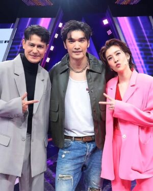 Thikamporn Ritta-apinan Instagram - งานไหนที่ได้รู้ว่าจะได้ทำกับพี่ๆแก๊ง #เบญจาคีตาความรัก อยากทำหมดดดด เป็นกลุ่มที่ไม่เคยทำให้รู้สึกว่าเป็นดารากันเลย แบบ'เป็นพี่'จริงๆ.. และที่สำคัญ จะกี่ขวบก็เค้ายังดูเป็นน้อนน😝🥰 #รักอ๊ะะ #โอ๊ยยย #คิดถึงแล้ววว @cj_piya @keetapat @ririrainbow @miangatima_official @paipartith @feawfoaw @melonp.officialfc