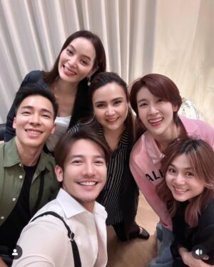 Thikamporn Ritta-apinan Instagram - #TheLifeThatWas ได้ทั้งข้อคิดที่มาพร้อมกับน้ำตา เข้าใจชีวิตไปอีกแบบ.. "เรื่องบางเรื่องควรค่าเก็บไว้สำหรับบางเวลา.." เป็นครั้งแรกได้ชมการแสดงแบบละเอียด ละเมียดละไมของนักแสดงคุณภาพแบบใกล้ๆ.. 
และสำคัญสุด คือ การได้เห็นคนที่เรารักได้ทำในสิ่งที่รักในชีวิตอย่างมีความสุข นั่นคือความสุขที่สุดแล้ว รักพี่โอและการแสดงของพี่โอเสมอนะคะ❤️ @anuchyd