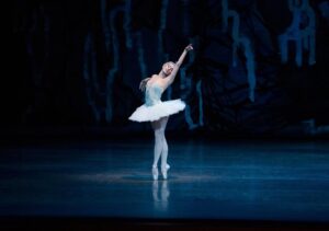 Tiler Peck Instagram - Today is my first Swan Lake performance! 🦢

A little throwback Thursday to when I last performed Swan Lake and had Cali in the rehearsal room with me and my whole family at my show. 

It’s so bittersweet to see these photos since I miss my dad and her so much, but know they will be my guardian angels ❤️

Rehearsing this time around has been a whole new experience —totally transformative— and I have loved digging deeper into the character then ever before with @isaguerin2  @gonzalogarcia79 @roman.julian.mejia 

Can’t wait to see you all at the pond tonight 🦢

#Dog #DogMom #Family #DogsOfInstagram #SwanLake #Ballet #Ballerina #Performance #ThrowbackThursday #PhotoOfTheDay #LivePerformance #Rehearsal #tbt #photos