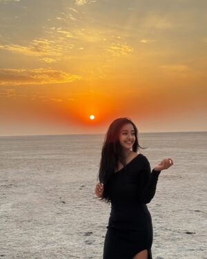 Tina Philip Instagram - When the heavens opened, it was just breathtaking 💫
.
Woke up at 5am to go and witness this sunrise at the Rann of Kutch