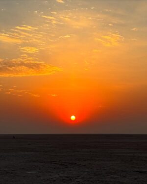 Tina Philip Instagram - When the heavens opened, it was just breathtaking 💫
.
Woke up at 5am to go and witness this sunrise at the Rann of Kutch