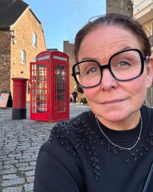Titti Schultz Instagram - Nu känns det bra igen. 
Och någon sorts superväder. Ytterkläder klart överflödiga! 🇬🇧 🇬🇧 🇬🇧