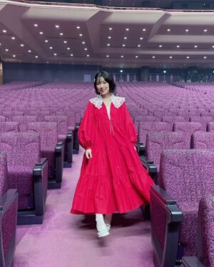 Tomoyo Kurosawa Instagram - 1年生🌸

『響け!ユーフォニアム 10th anniversary event』２日に渡って3公演、久しぶりのユーフォイベントでした。
各回の年代ごとに思い出を残していきたいと思います☺️

全ての始まりが詰まってた1年生編。
久しぶりに先輩たちに会えて、おおはしゃぎしてました。
もえちゃんお誕生日おめでとう(ほんとごめん)(サプライズがあるなんて知らなかったんだよ)(ほんとうだよ)(でもまじでごめん)

#ユーフォ10周年 #anime_eupho #ユーフォ最終楽章