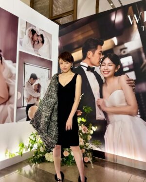 Tong Wang Instagram - 強哥&智希 together forever 🕊️🫶🏻

#照片太多分批發
#背板合照是例行公事
#宮美樂
#姚黛瑋