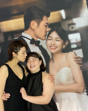 Tong Wang Instagram - 強哥&智希 together forever 🕊️🫶🏻

#照片太多分批發
#背板合照是例行公事
#宮美樂
#姚黛瑋