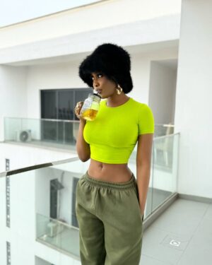 Toni Tones Instagram - Miss me? …💚

What slide is your fav? 💋