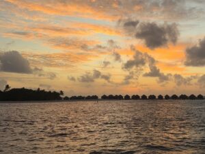Tontawan Tantivejakul Instagram - Ocean therapy🌅𓏲 ๋࣭ ࣪ ˖🎐𓇼 @so.maldives