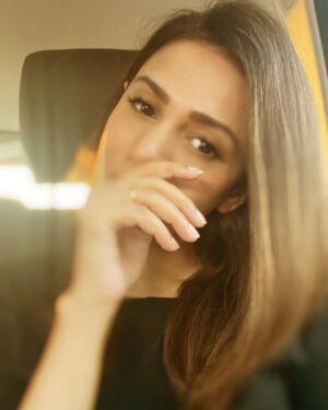 Tooba Siddiqui Instagram - Blurrrrrrrrr!⚡️