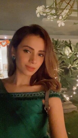 Tooba Siddiqui Instagram - Festive night 😍! Colour of the season💚⚡️