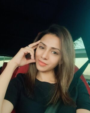 Tooba Siddiqui Instagram - So how’s everyone doing? 🤩🙌⚡️🦋