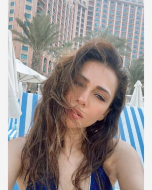 Tooba Siddiqui Instagram - Summer vibes💙💙