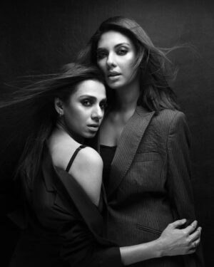 Tooba Siddiqui Instagram - Take the power.. own it ⚡️ .. black&white series @razajaffriofficial  @ericgillofficial  @sunitamarshallofficial