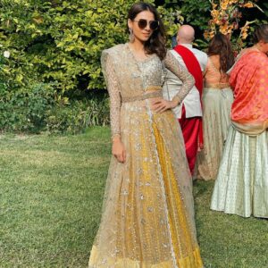 Tooba Siddiqui Instagram - Colour day❤️🤩 wearing one of my fav @nomiansari 🥰#bollywoodnight#wedding#italy#como