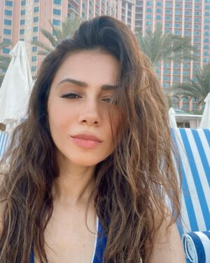 Tooba Siddiqui Instagram - Summer vibes💙💙