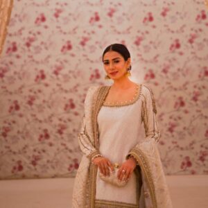 Tooba Siddiqui Instagram - @umarsayeedcoutureofficial 💕🙏 📸 
@thevisualreels 😍