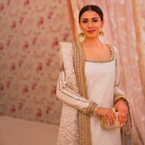 Tooba Siddiqui Instagram - @umarsayeedcoutureofficial 💕🙏 📸 
@thevisualreels 😍