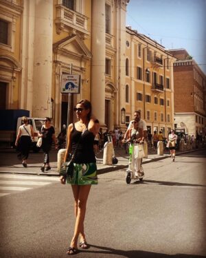 Tooba Siddiqui Instagram - Dolce far neinte 💚🦋❤️