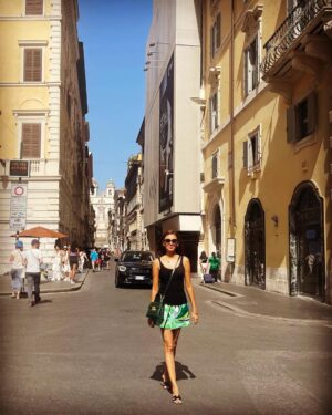 Tooba Siddiqui Instagram - Dolce far neinte 💚🦋❤️