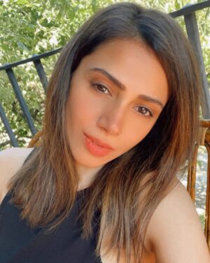 Tooba Siddiqui Instagram - Chasing butterflies🦋 💜🌼🍃⚡️