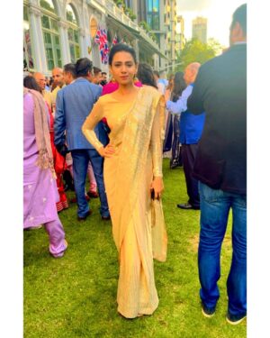Tooba Siddiqui Instagram - Festivities begin❤️day1 wearing my lovely @feehajamshedofficial 😘#pallavish#wedding#london#londonlife