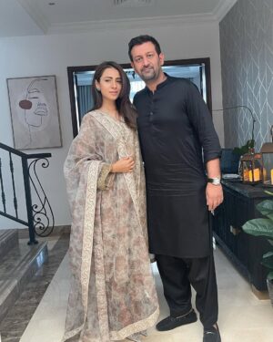 Tooba Siddiqui Instagram - Eid Mubarak ❤️❤️❤️ may everyone has a blessed Eid.🥰🥰🥰
