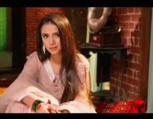 Tooba Siddiqui Instagram - Which dialogue of Romana did you like the most?? ❤️Special shout-out to my designer friend @mehreenzaidi_official  for Romanas wardrobe and @shehla.qazi.7  for the amazing makeup❤️🙏🤩😍 #kam3 #drama#geo#khudaaurmohabbat #wajahathussain#junaidkhan#iqraaziz#ferozekhan