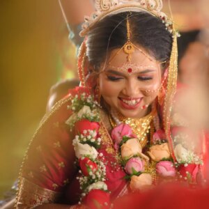 Triparna Bandyopadhyay Instagram - My fairytale! ❤️ 
#bt #bishchalatriplene #wedding2024 #bettertogether #shaadiscenes #wedding2024 #biye2024