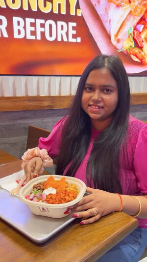 Triparna Bandyopadhyay Instagram - #AD
Level up your weekend cravings with Taco Bell’s new Mexican Rice Bowl! 🍚 Packed with juicy chicken, savory beans, fresh veggies, and a flavor explosion that beats all the other brands. 🌶️🔥 Big portions, small price — and with  50% OFF this Saturday & Sunday, you can treat yourself without breaking the bank. Don’t miss out—this deal is too good to pass up! 🙌 #tacobellvibes #weekendfeast  #tacotime #the_foodielady #fyp #viralreels #explore #offersinkolkata #kolkatadeals