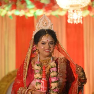 Triparna Bandyopadhyay Instagram - My fairytale! ❤️ 
#bt #bishchalatriplene #wedding2024 #bettertogether #shaadiscenes #wedding2024 #biye2024