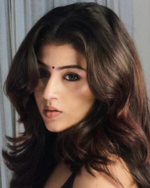 Triparna Dey Instagram - If I look back, will our eyes meet again?