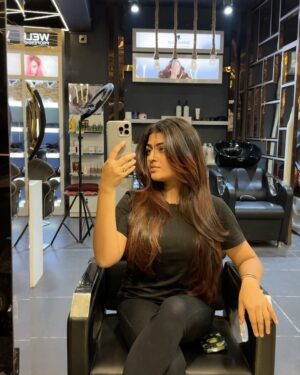 Triparna Dey Instagram - I hope you are having a day as good as my hair 💇🏻‍♀️

Do you guys like my new hair cut 🤔 is it looking good on me 🤔