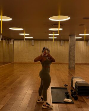 Tyla Gomez Instagram - dumpy dump of a multifaceted hot girl - a lil wellness, a lil fitness, always a baddie! ❤️‍🔥🙂‍↔️