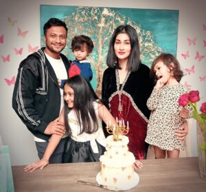 Umme Ahmed Shishir Instagram - A good quality of a man is when you walk in through the door to home you leave your outside world out the door and let home be the only priority! #familylove❤️ Alhamdulillah